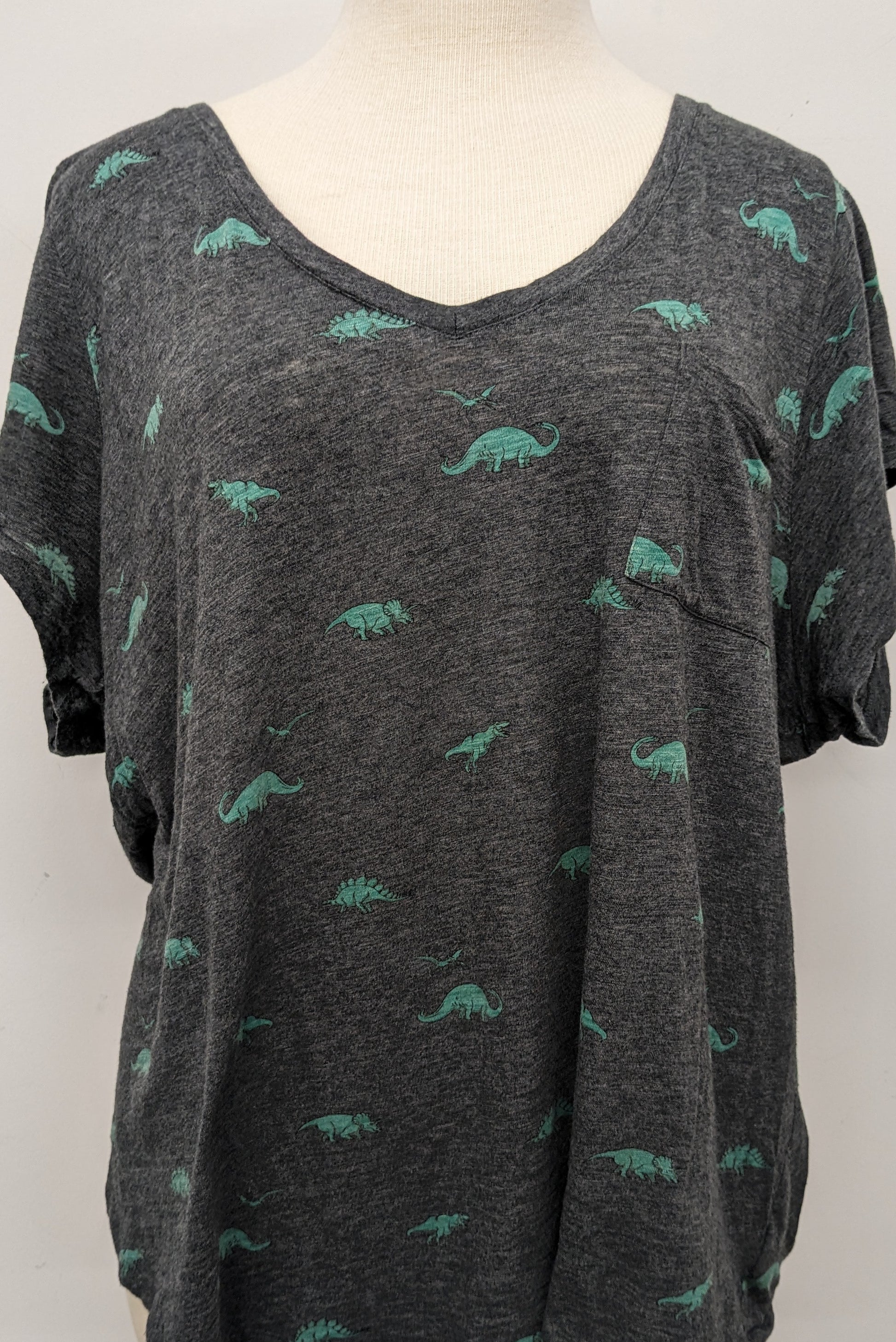 Torrid 5X grey shirt with dinos