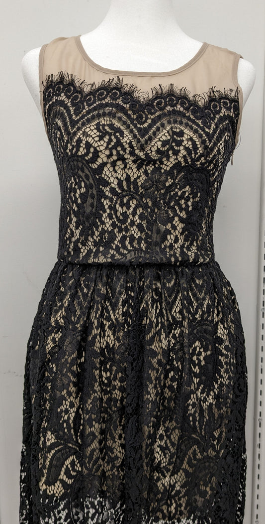 Maurcies small tan dress w/ black lace