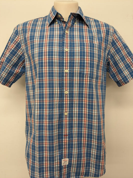 IZOD med. plaid button up short sleeve shirt