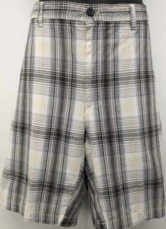 Perry Ellis America size 40W brown/grey plaid shorts