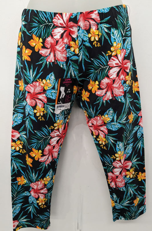 New! No Boundaries med. black tropical capri leggings