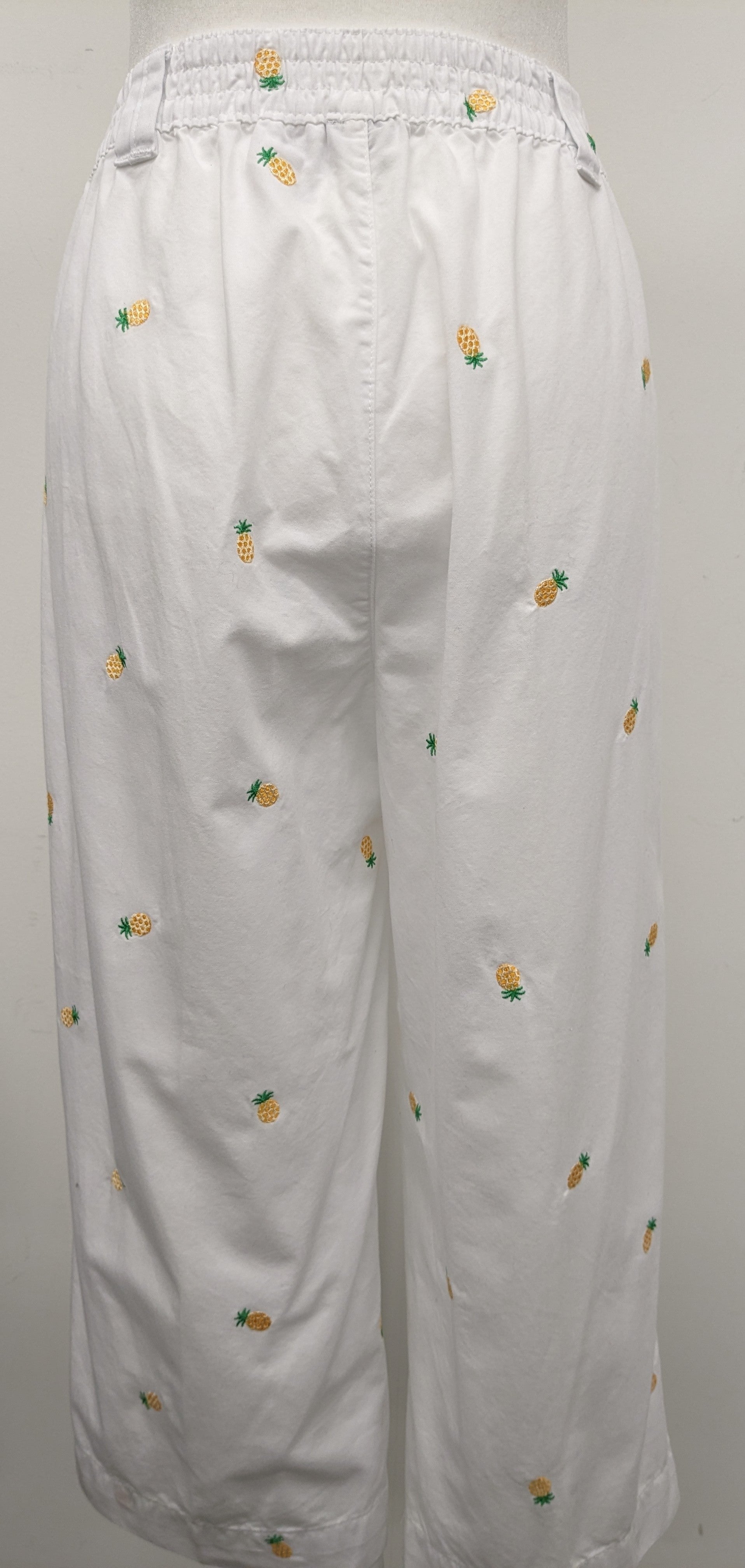 Basic Editions med. white pineapple capri