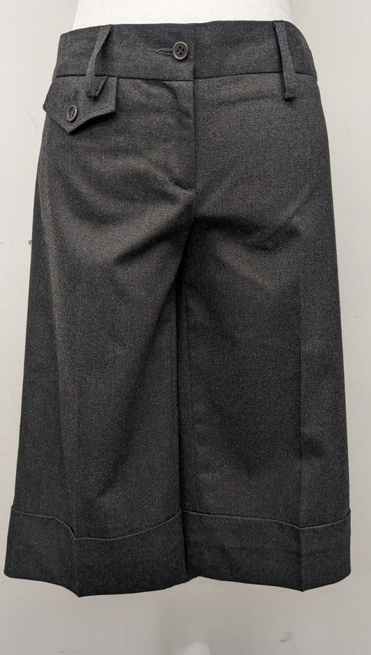 BCBG Maxazria size 4 grey cuffed dress capri