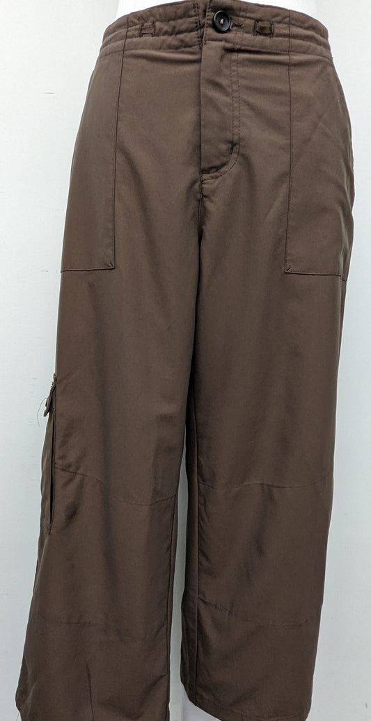 Quest size 8 brown capri with pockets