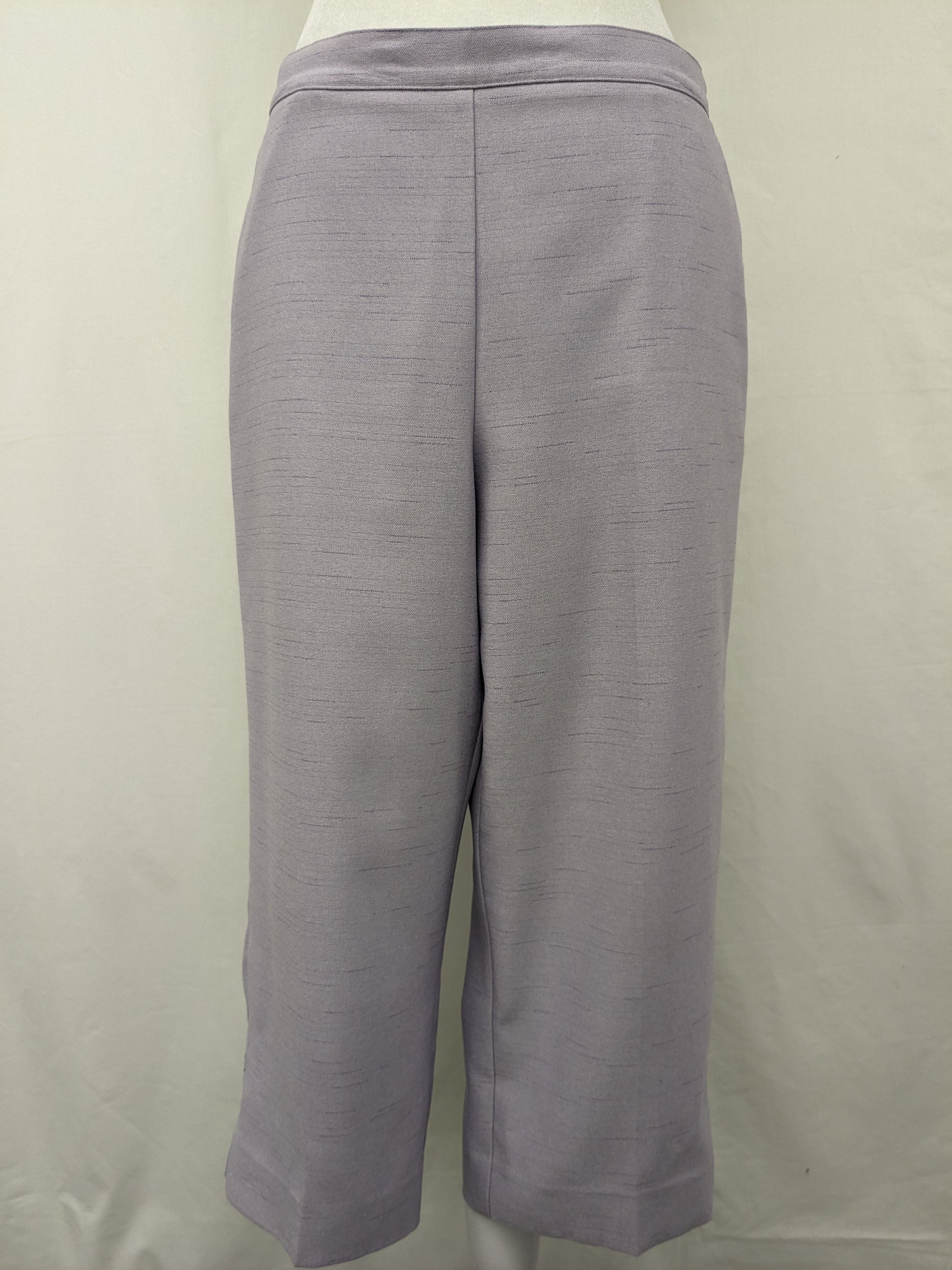 Alfred Dunner size 12 petite lavender capri