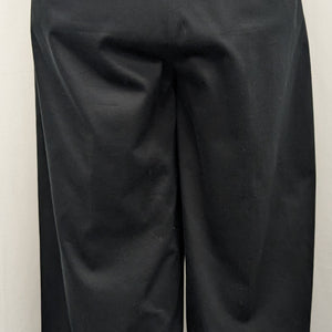 White House Black Market size 12R black capri