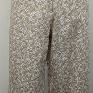 White Stag size 12 tan with white flower capri