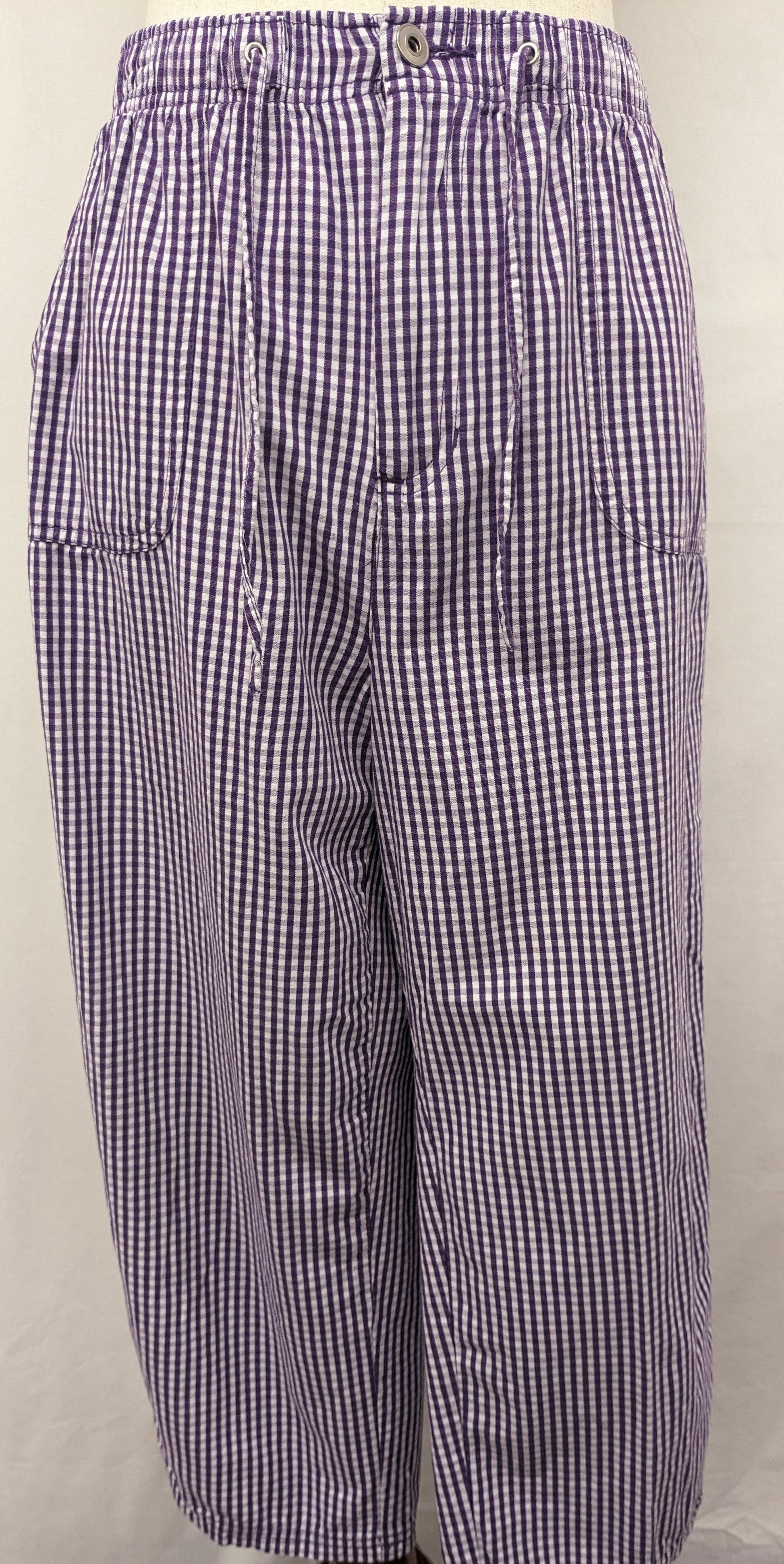 Baxter&Wells size 10 purple checkered capri