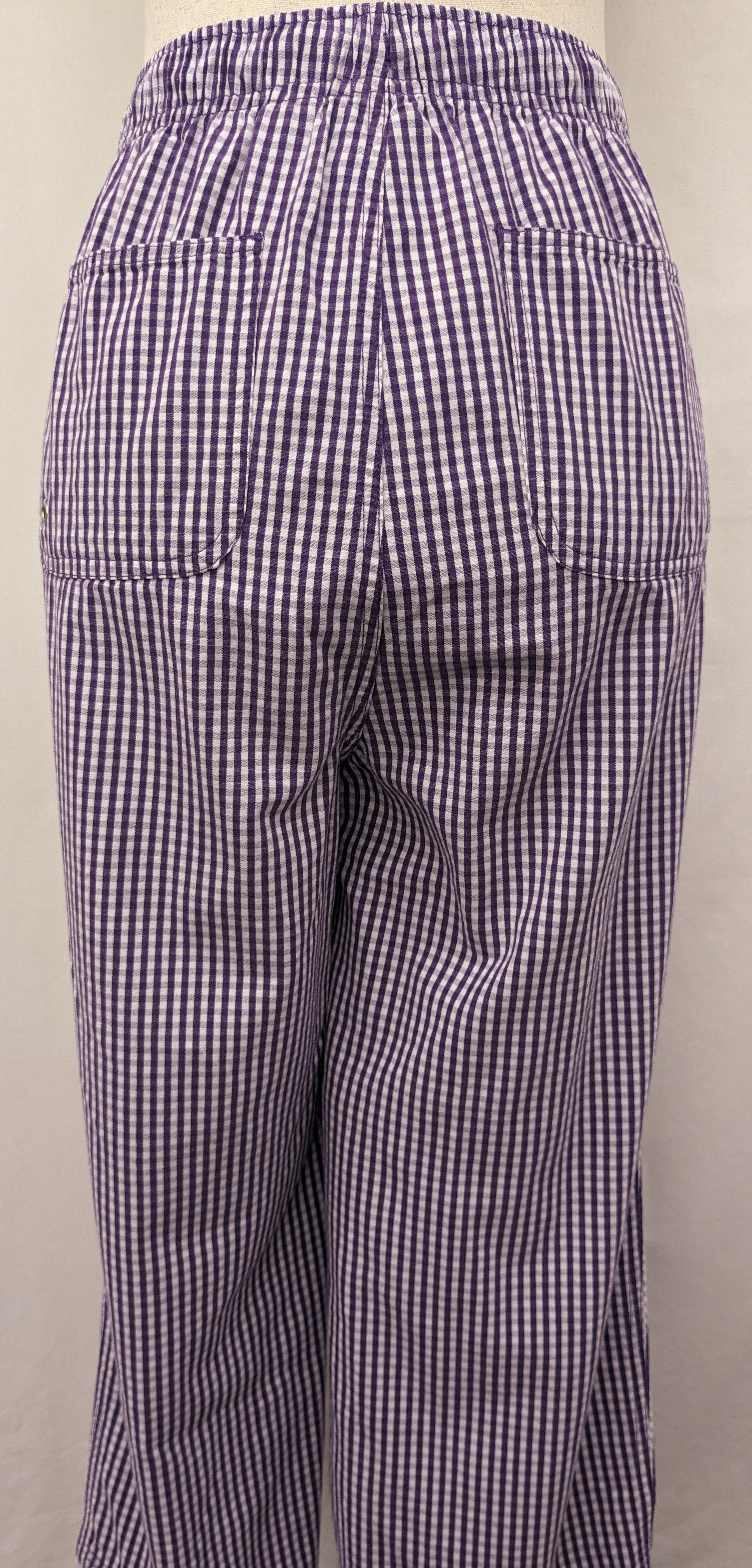 Baxter&Wells size 10 purple checkered capri