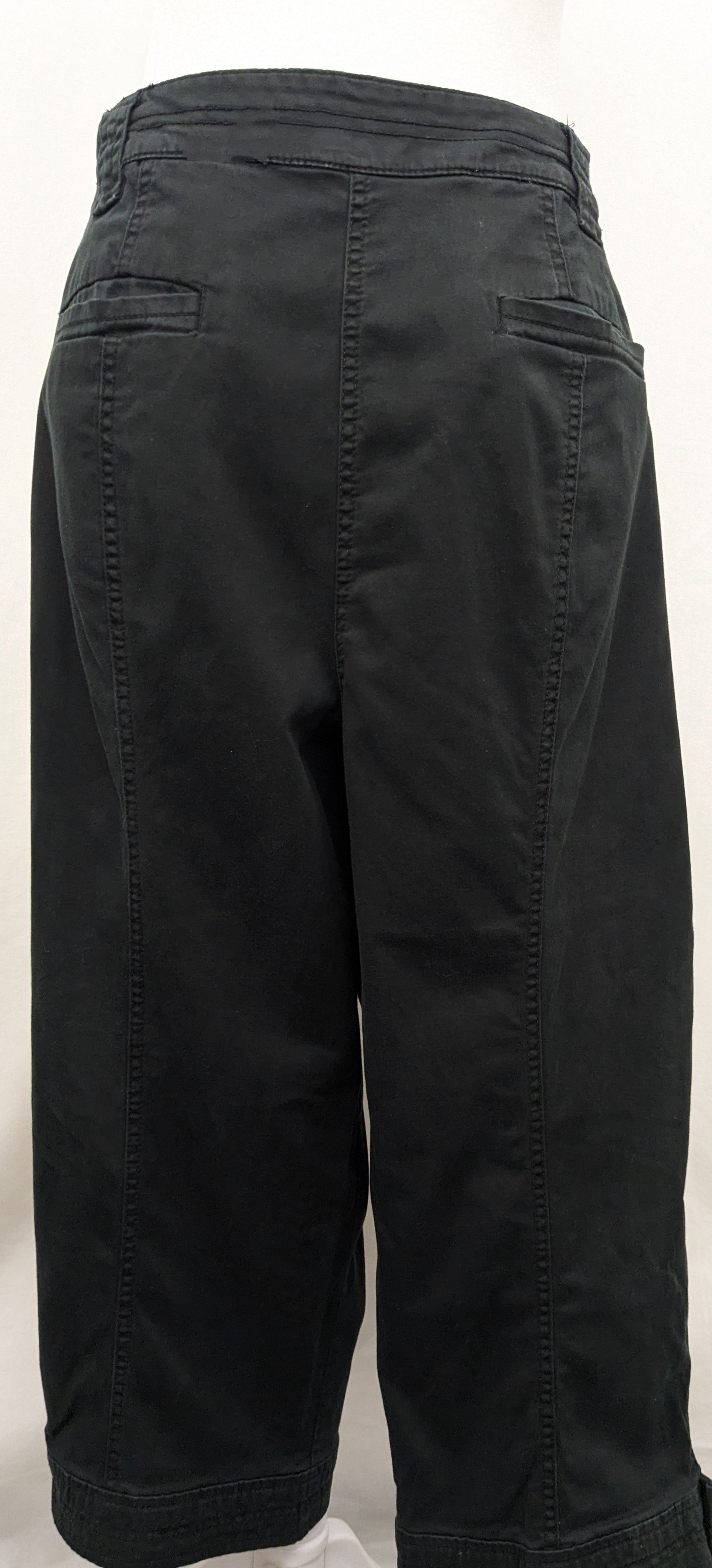 JMS size 20 black capri