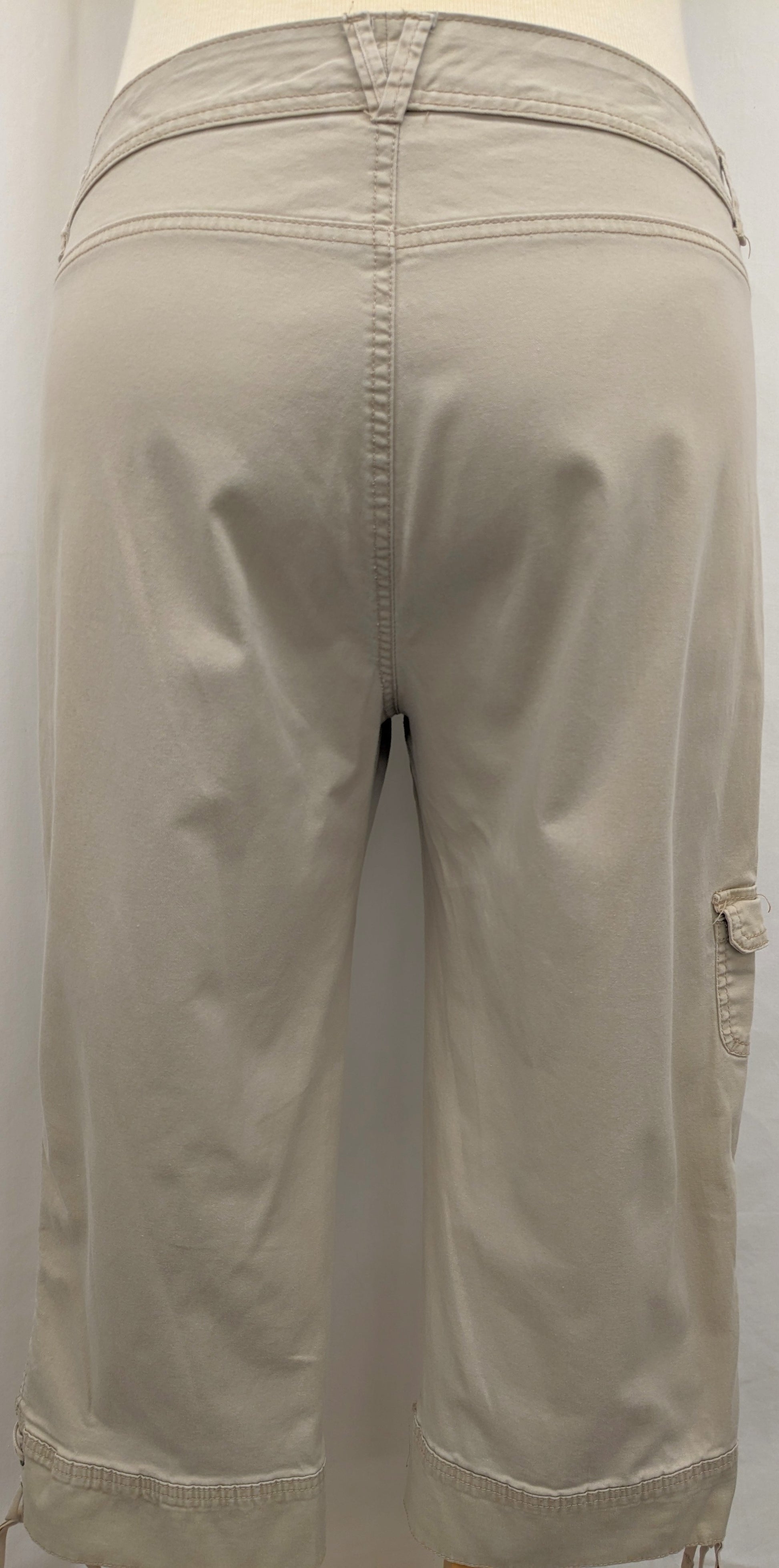 JMS size 20 tan classic capri