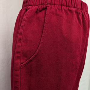 D&Co size XSM pull on red capri