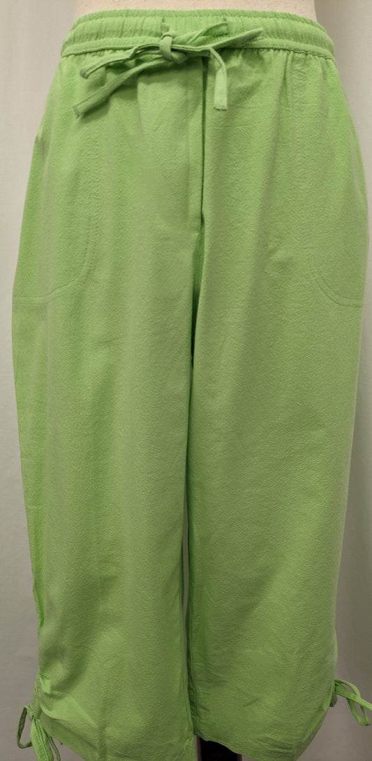 New! Rebecca Malone large highlight green capri