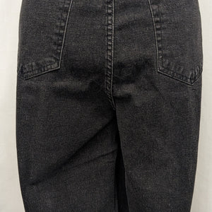 D&Co large elastic waist pull on black denim capri