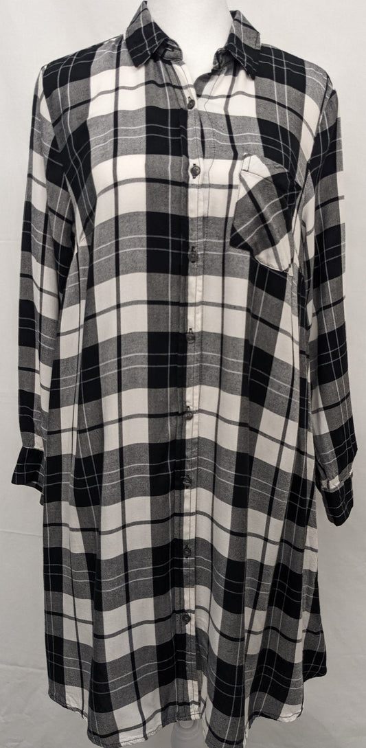 Old Navy small long sleeve black/white plaid dress