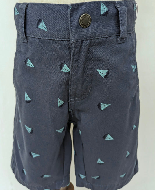 Nautica 4T blue shorts w/ sailboats