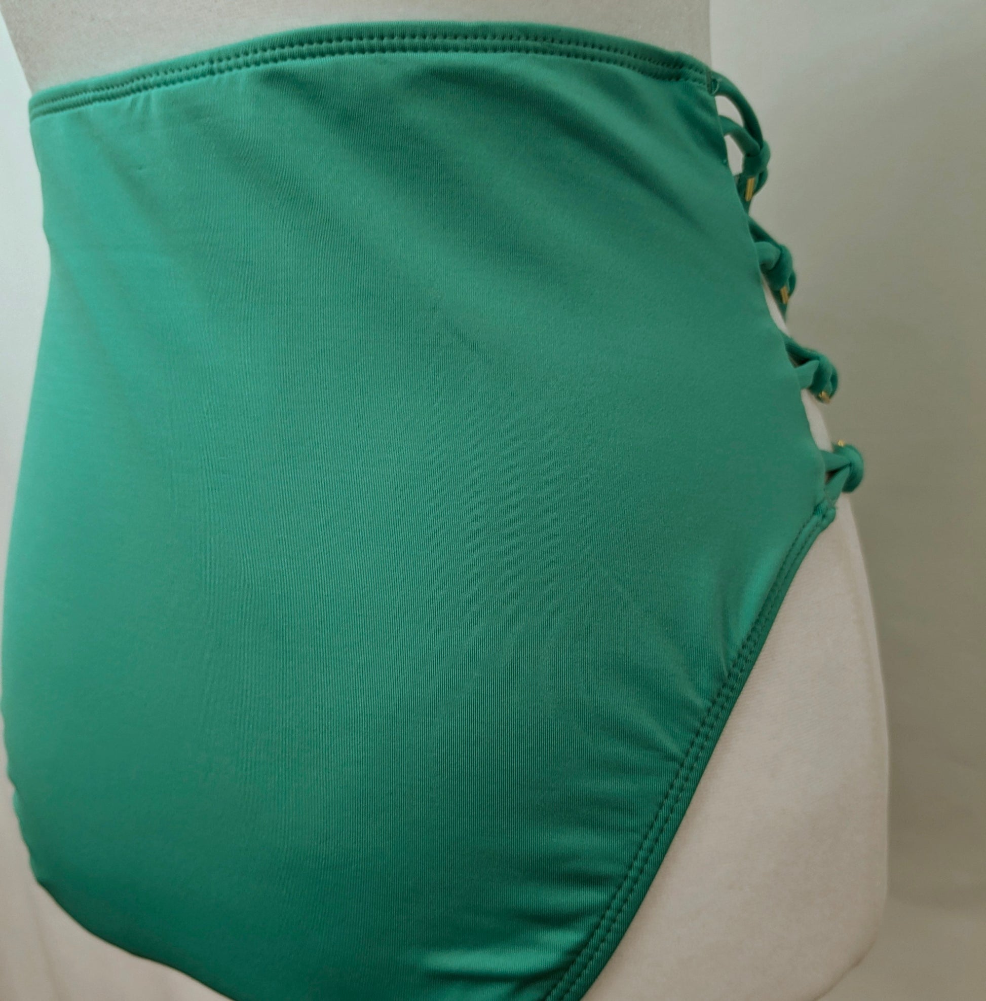 Sugar Beach med. green swim bottoms