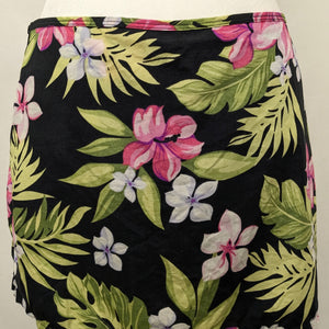 Catalina med. black skort swim cover w/ floral