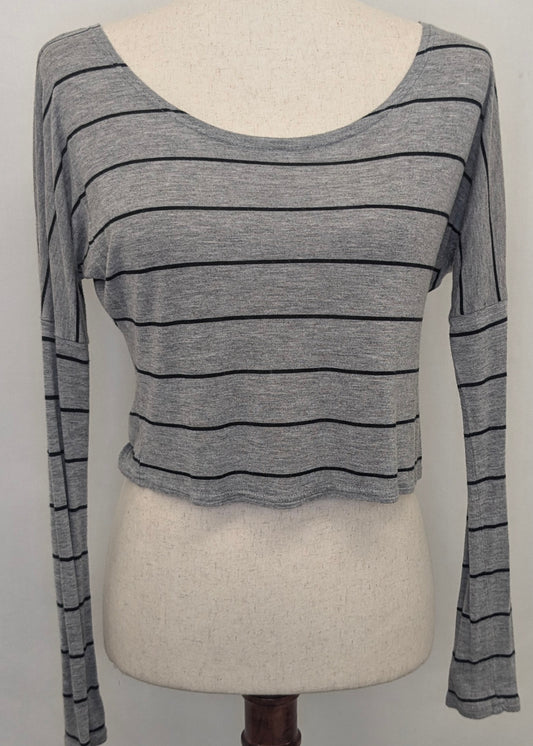 Coolwear small 1/2 grey shirt