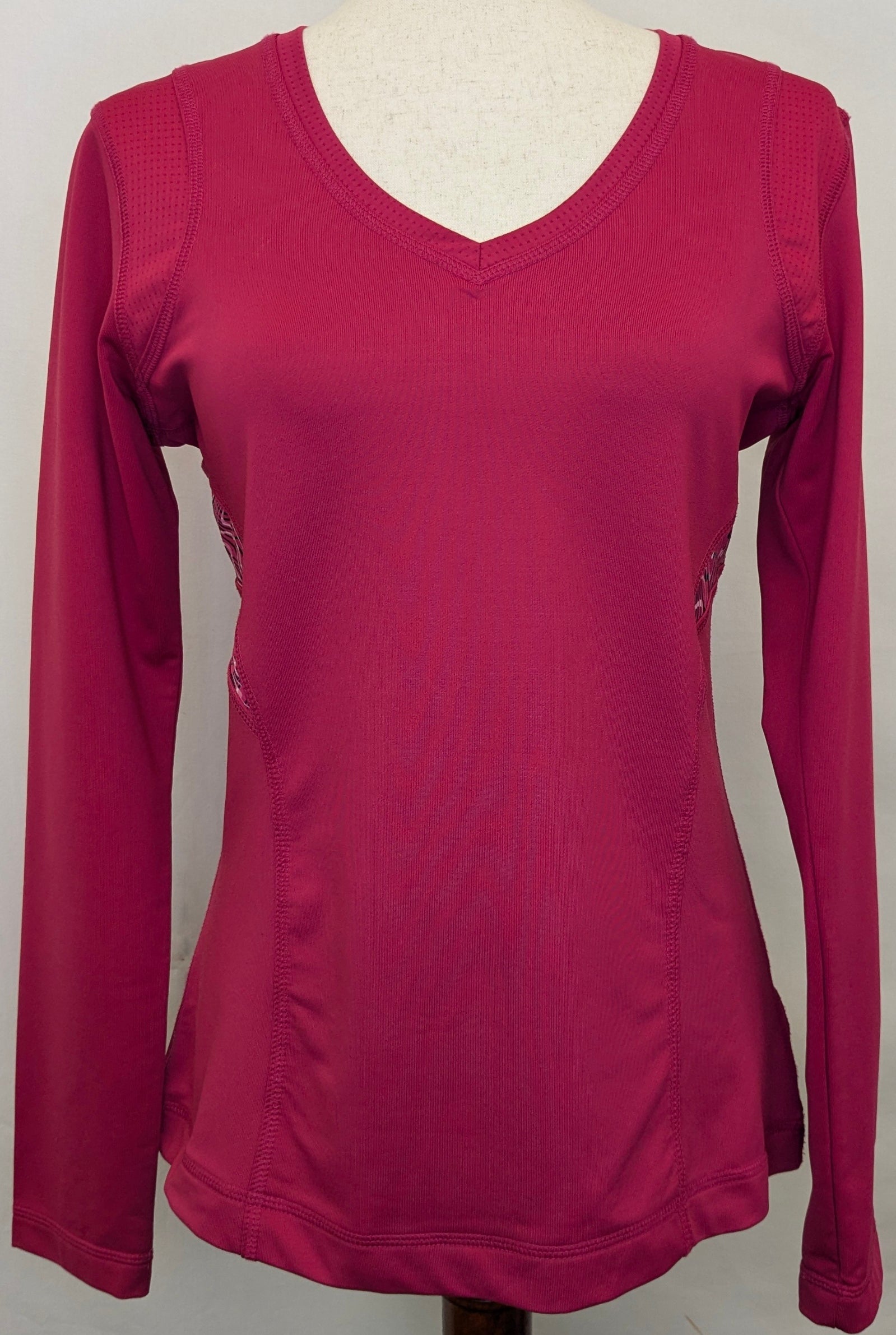 Everlast med. pink long sleeve V-neck shirt